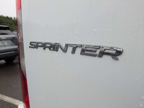 Used 2022 Mercedes-Benz Sprinter 2500 image 11
