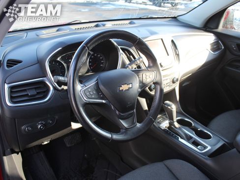 Used 2020 Chevrolet Equinox LT w/ Driver Convenience Package image 12