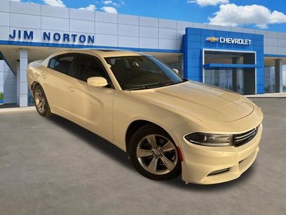 Used 2015 Dodge Charger SE w/ Power Sunroof Group
