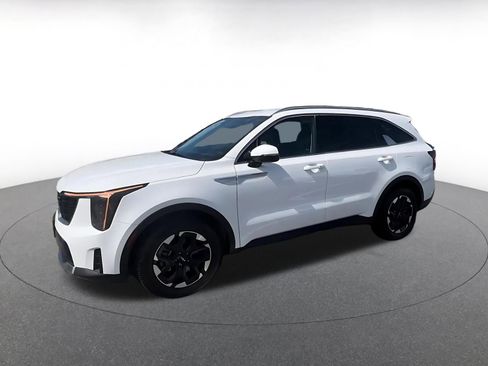 Used 2024 Kia Sorento S FWD image 8