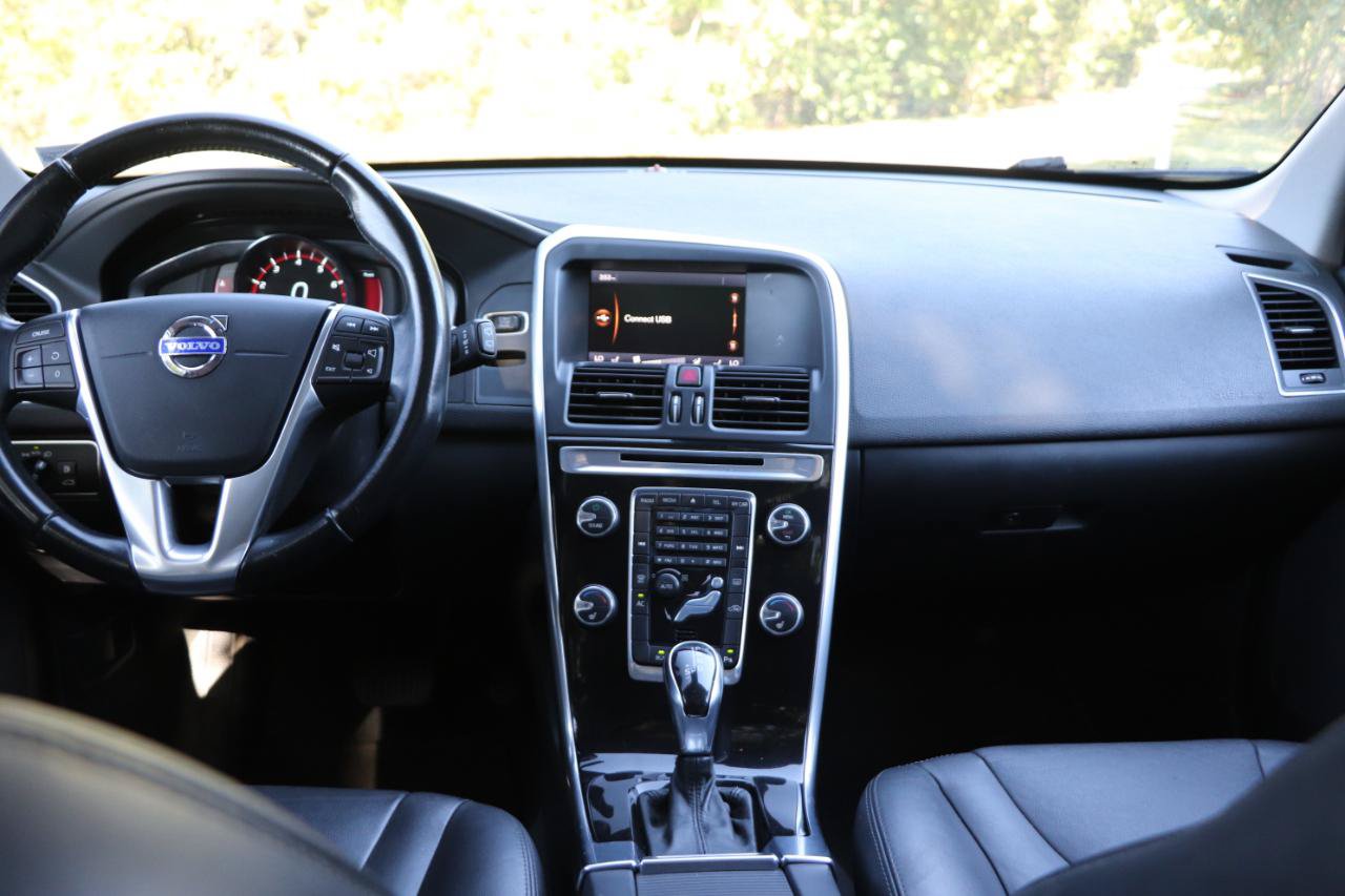 Used 2015 Volvo XC60 T6 AWD/4WD image 30