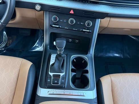 Used 2024 Kia Carnival LX image 29