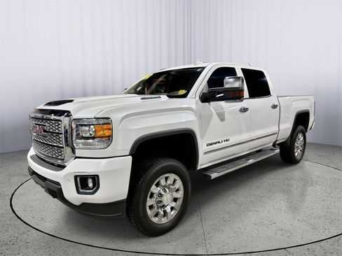 Used 2019 GMC Sierra 2500 Denali w/ Duramax Plus Package image 12