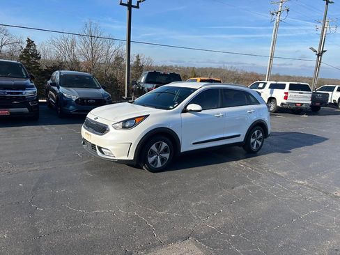 Used 2019 Kia Niro EX image 24