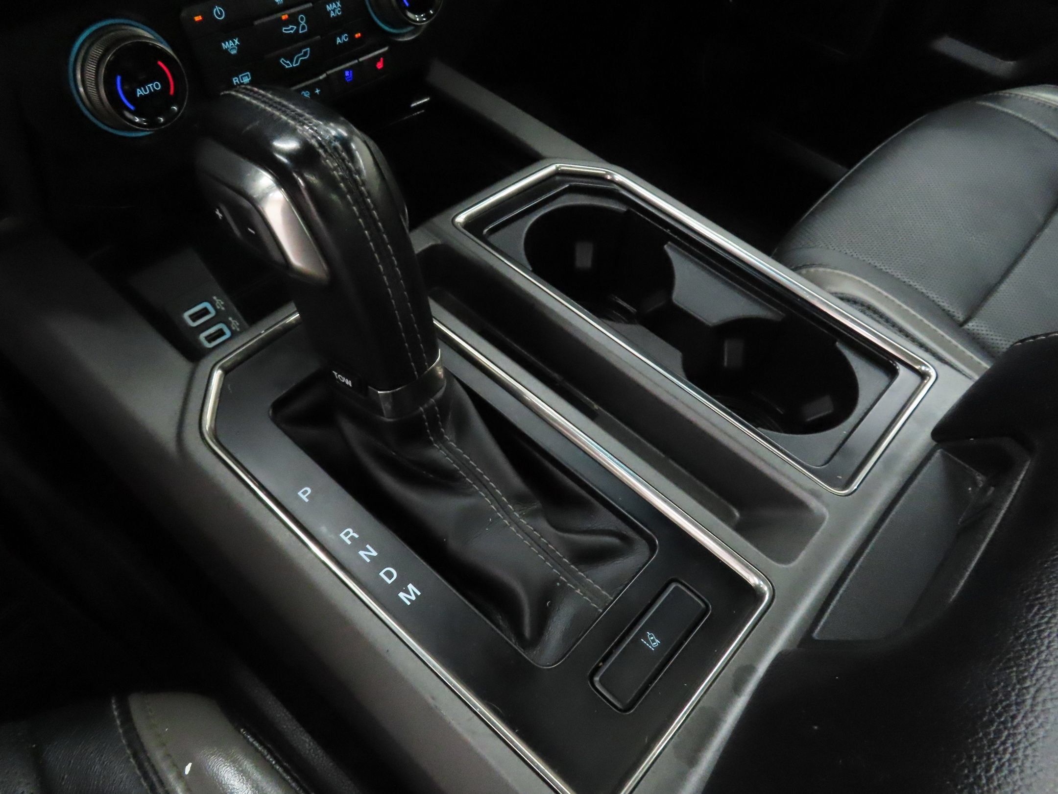 Used 2018 Ford F150 Raptor w/ Equipment Group 802A Luxury AWD/4WD image 16