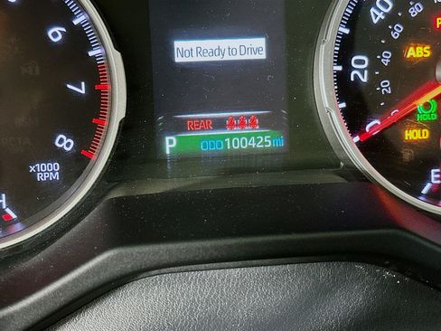 Used 2021 Toyota RAV4 LE image 18