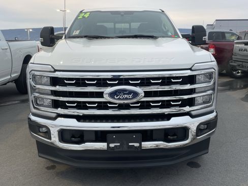 Used 2024 Ford F350 Lariat w/ Camper Package image 7