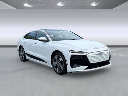 Used 2025 Audi A6 e-tron Premium Plus w/ Premium Plus RWD image 7