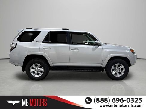 Used 2022 Toyota 4Runner SR5 AWD/4WD image 4