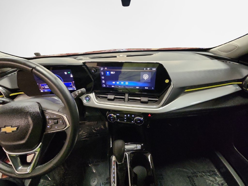 Used 2024 Chevrolet Trax LT w/ Driver Confidence Package FWD image 24