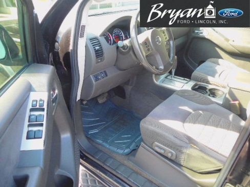 Used 2006 Nissan Pathfinder SE w/ (P01) Se Premium Pkg image 11