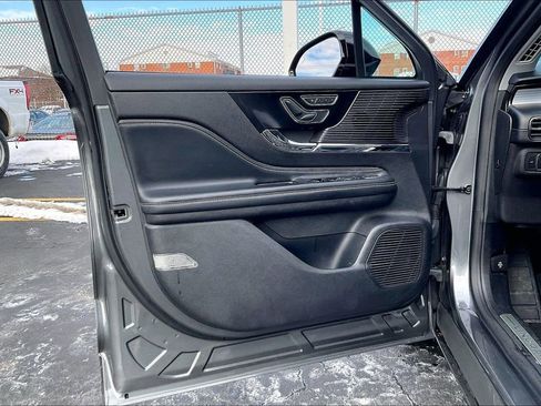 Used 2022 Lincoln Corsair AWD w/ Premium Package image 20