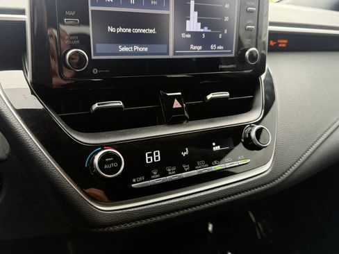 Used 2021 Toyota Corolla SE w/ SE Premium Package FWD image 32