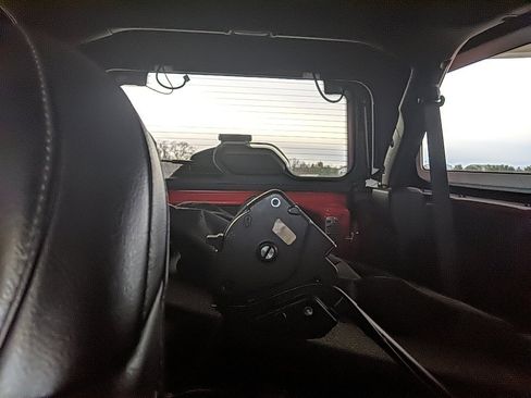 Used 2018 Jeep Wrangler Unlimited Sahara image 27