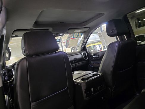 Used 2020 Chevrolet Silverado 1500 LT Trail Boss w/ Midnight Edition image 18