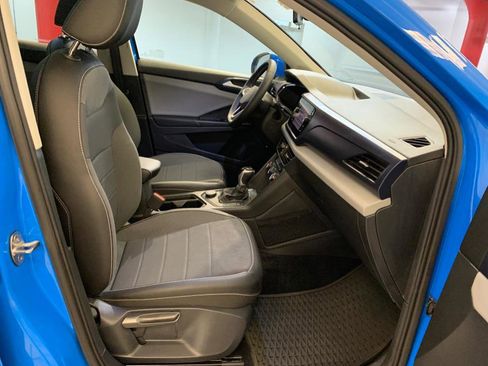 Used 2022 Volkswagen Taos SE image 58