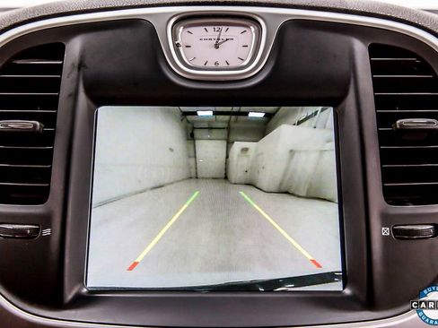 Used 2023 Chrysler 300 Touring w/ Sport Appearance Package image 9