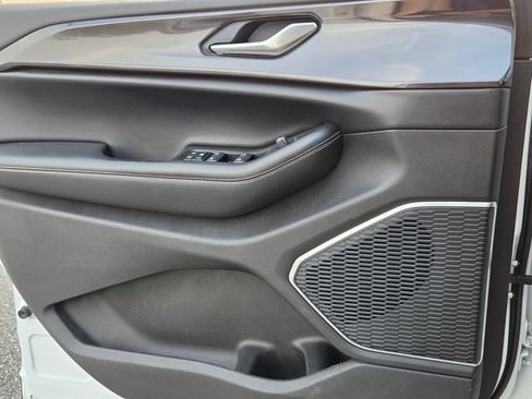 Used 2021 Jeep Grand Cherokee L Laredo w/ Luxury Tech Group I RWD image 26