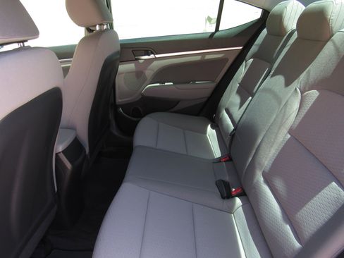 Used 2019 Hyundai Elantra SEL FWD image 12