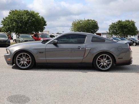 Used 2011 Ford Mustang GT Premium RWD image 8