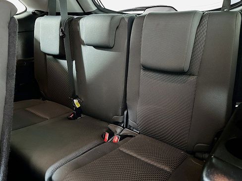 Used 2018 Toyota Highlander LE image 24