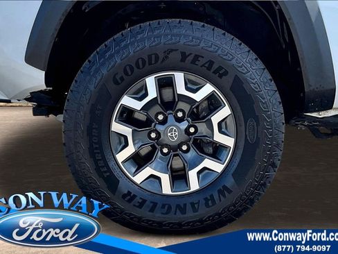 Used 2022 Toyota Tacoma TRD Off-Road w/ Technology Package image 36