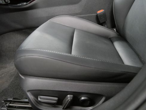 Used 2024 Toyota Prius XLE image 20