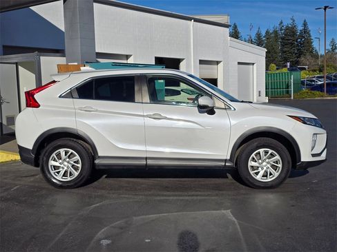 Used 2019 Mitsubishi Eclipse Cross ES image 3