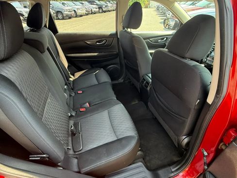 Used 2017 Nissan Rogue SV AWD/4WD image 31