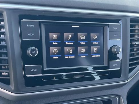 Used 2023 Volkswagen Atlas Cross Sport SE image 11