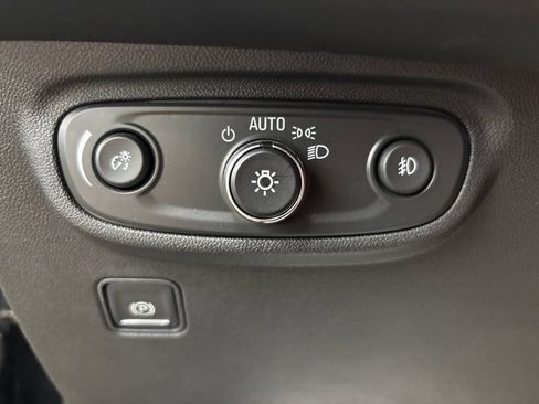 Used 2023 GMC Terrain SLT AWD/4WD image 32