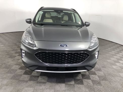 Used 2021 Ford Escape Titanium image 3