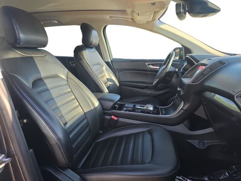 Used 2019 Ford Edge SEL w/ Equipment Group 201A FWD image 17