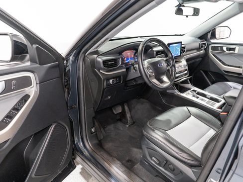 Used 2023 Ford Explorer XLT w/ Equipment Group 202A RWD image 12