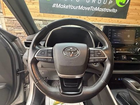Used 2022 Toyota Highlander XSE AWD/4WD image 20