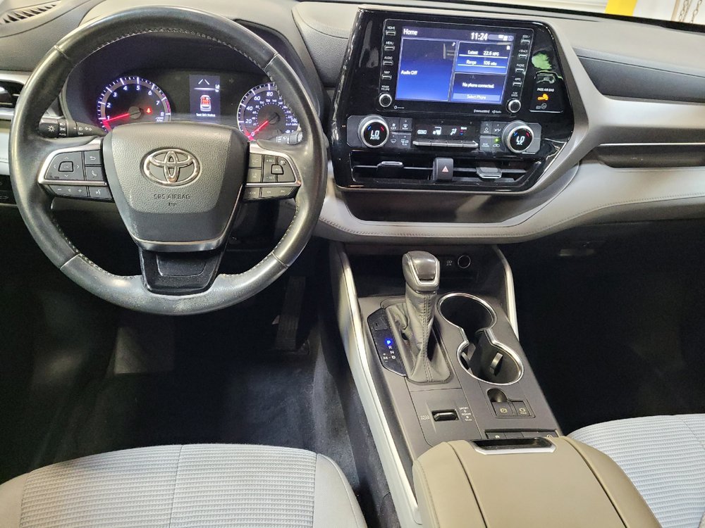 Used 2020 Toyota Highlander LE FWD image 22