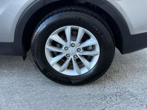 Used 2017 Kia Sorento L image 10