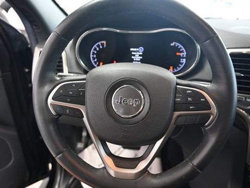 Used 2018 Jeep Grand Cherokee Altitude AWD/4WD image 23