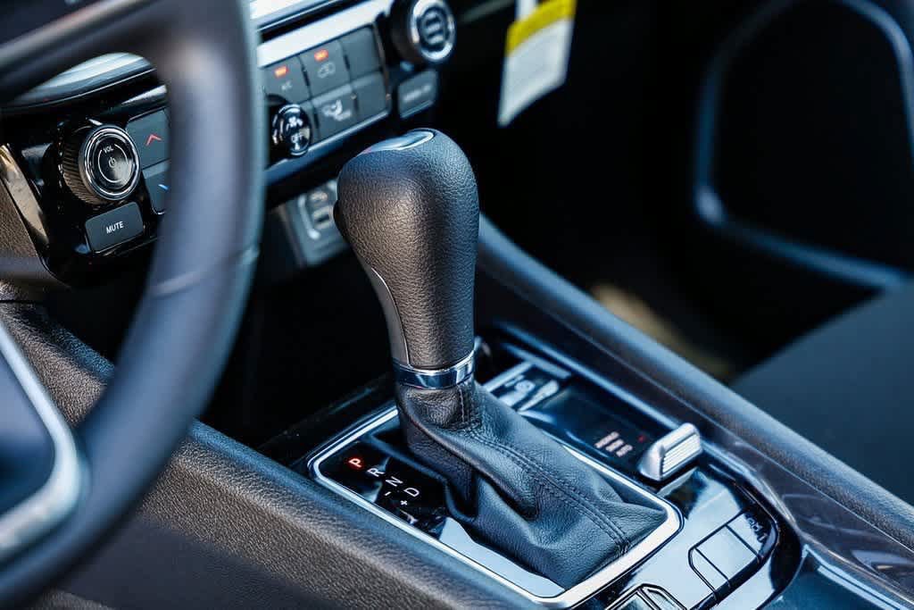 Used 2025 Jeep Compass Sport AWD/4WD image 19