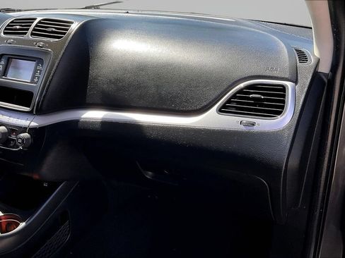 Used 2018 Dodge Journey SE w/ Popular Equipment Group FWD image 27