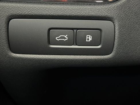 New 2025 Volvo XC60 T8 Plus w/ Protection Package Premier image 32