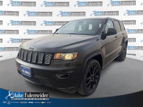 Used 2020 Jeep Grand Cherokee Altitude image 1
