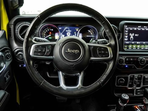 Used 2022 Jeep Wrangler Unlimited Sahara w/ Cold Weather Group AWD/4WD image 22