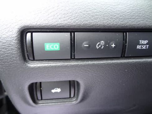 Used 2024 Nissan Sentra SV FWD image 10