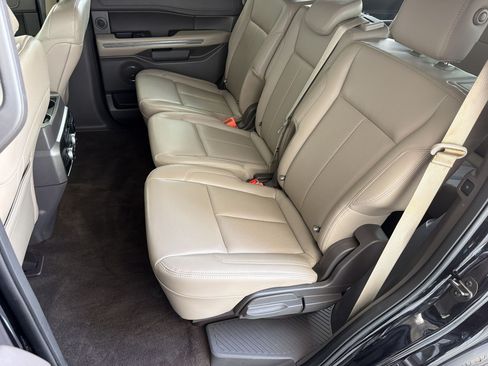 Used 2019 Ford Expedition XLT w/ Equipment Group 202A RWD image 30