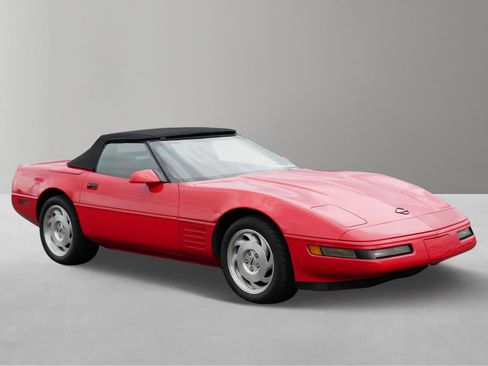 Used 1994 Chevrolet Corvette Convertible RWD image 2