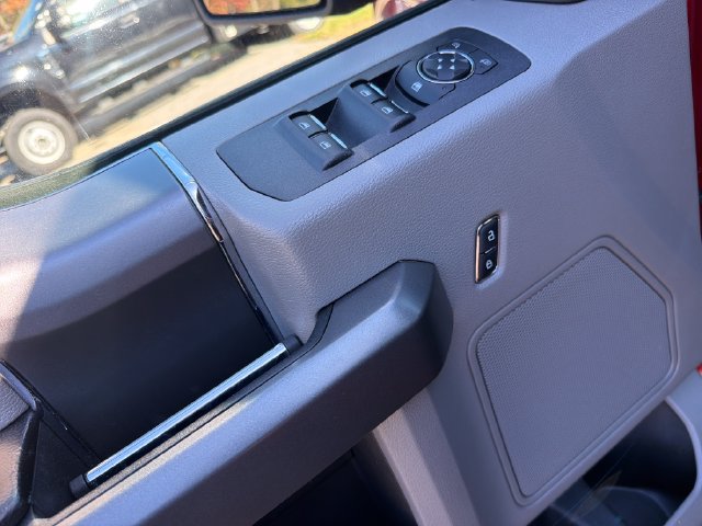 Used 2018 Ford F150 XLT w/ Equipment Group 302A Luxury AWD/4WD image 12