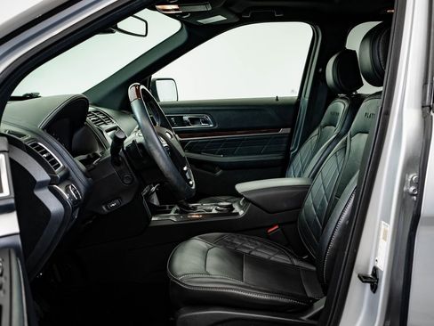 Used 2017 Ford Explorer Platinum image 26