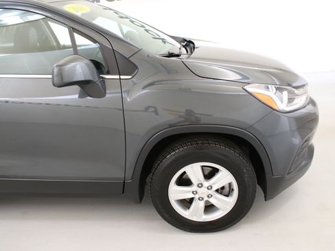 Used 2018 Chevrolet Trax LT w/ LT Convenience Package AWD/4WD image 10