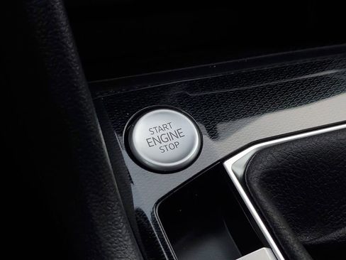New 2026 Volkswagen Taos SE FWD image 28